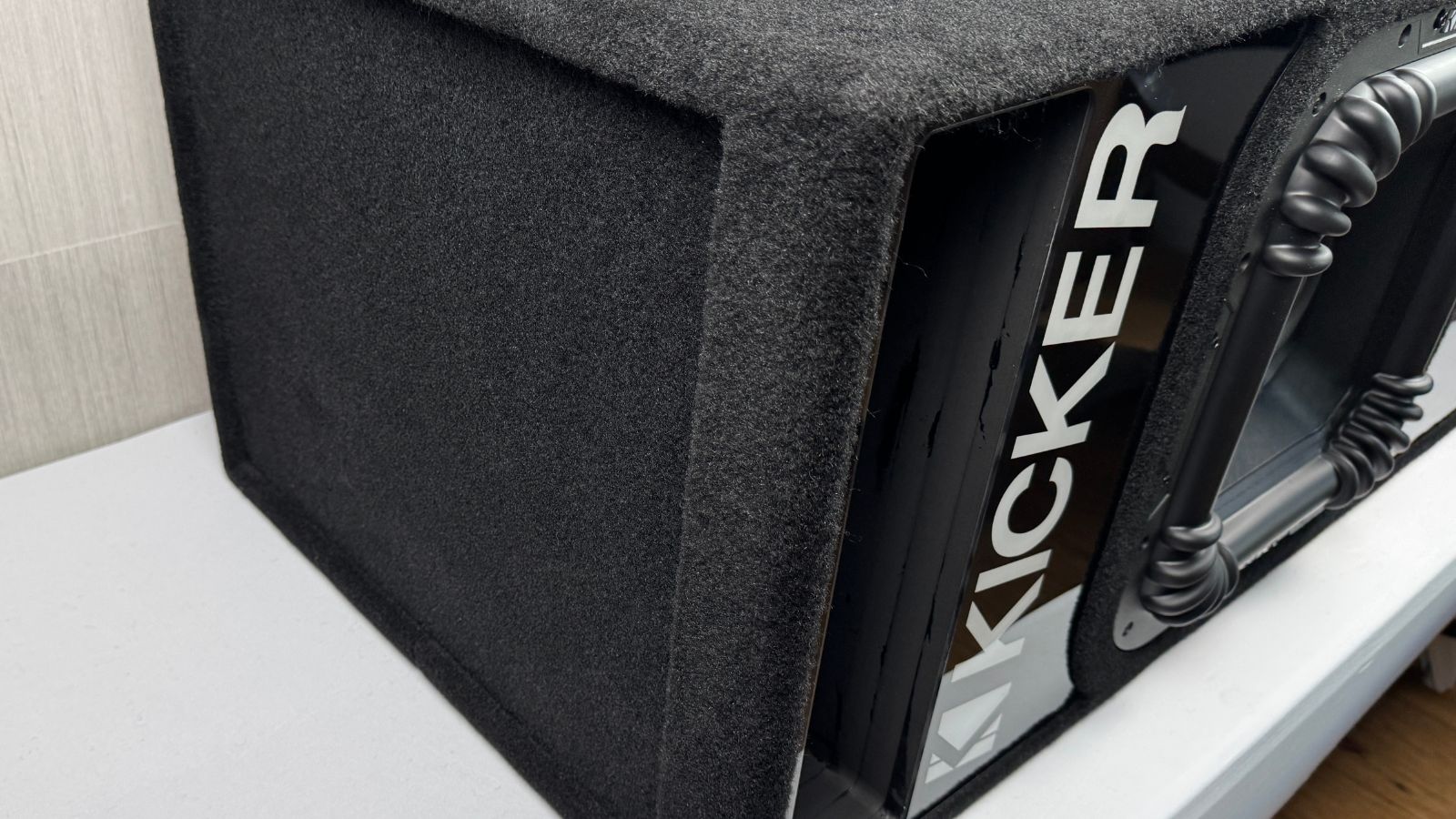 Proline X Professional Series Loaded Subwoofer Box - Kicker SoloX 15 inch