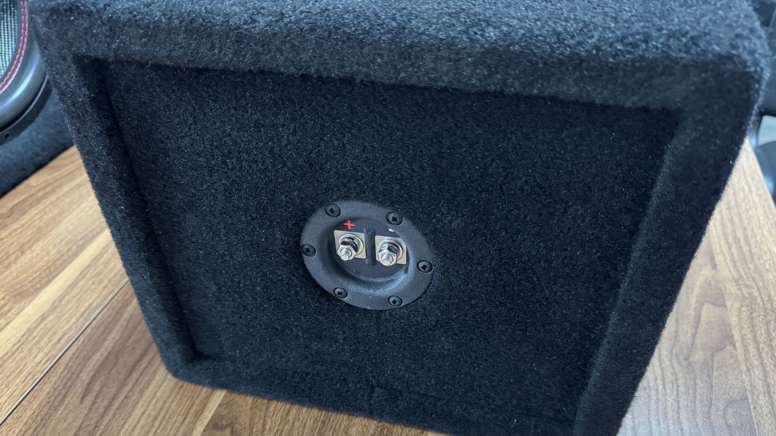 Dual Image Dynamics 8" Sealed Subwoofer System | Previous Display - Proline X Subwoofer Enclosures for car audio systems