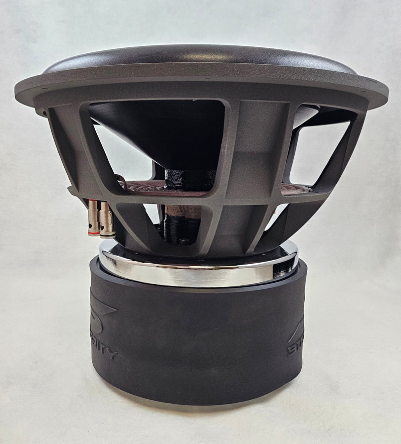 Stereo Integrity HST-15 side profile of the cast basket and tall stacked motor