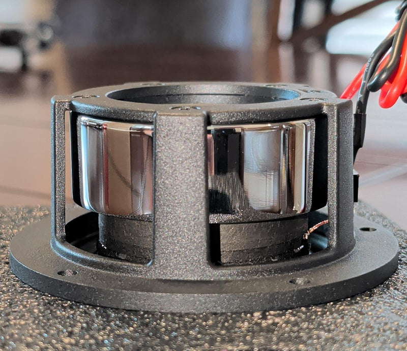 Stereo Integrity M350 Carbon midrange, rear three-quarter view of the basket windows and motor