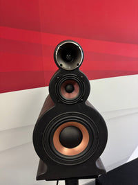 Speaker with a red and white background